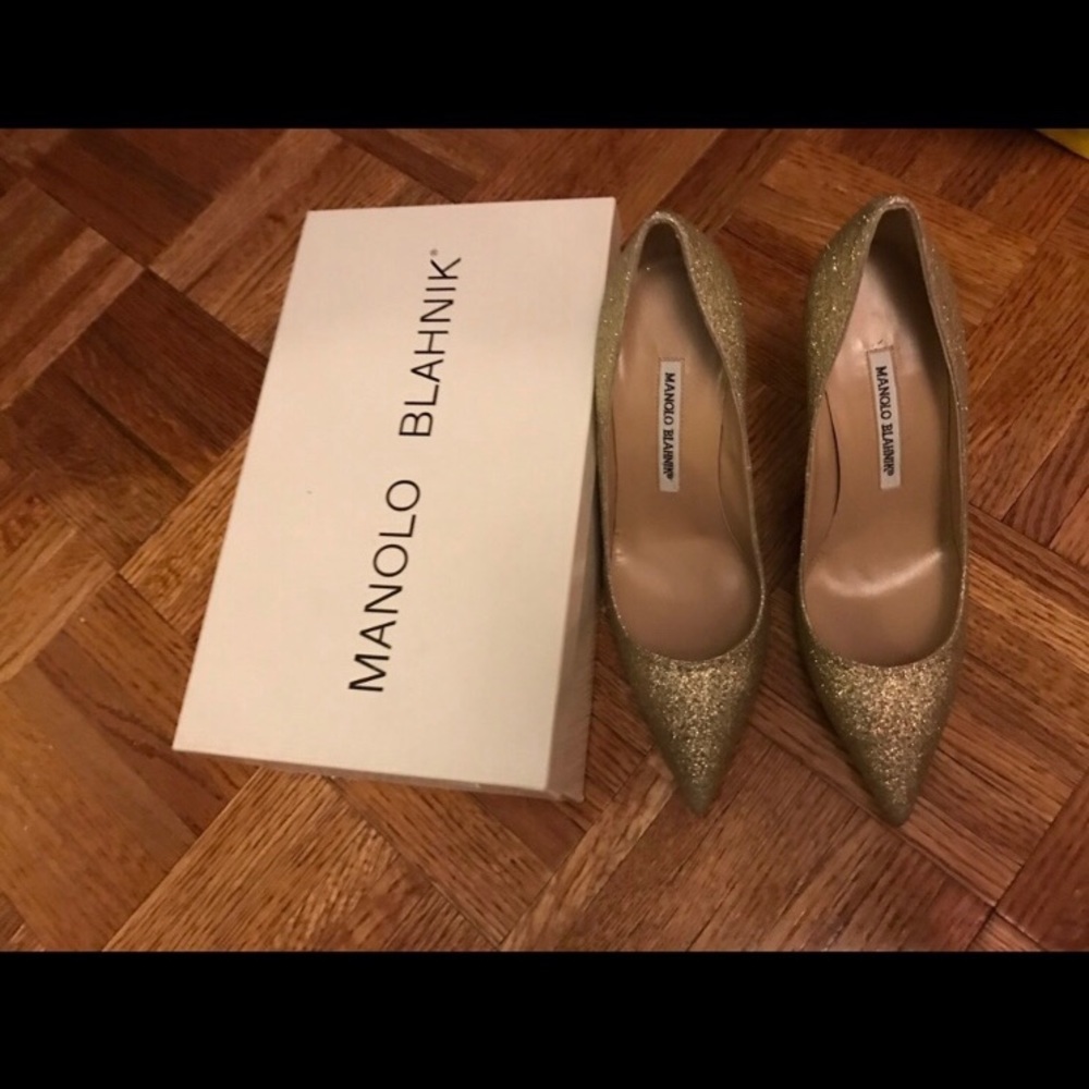 Manolo Blahnik gold heels